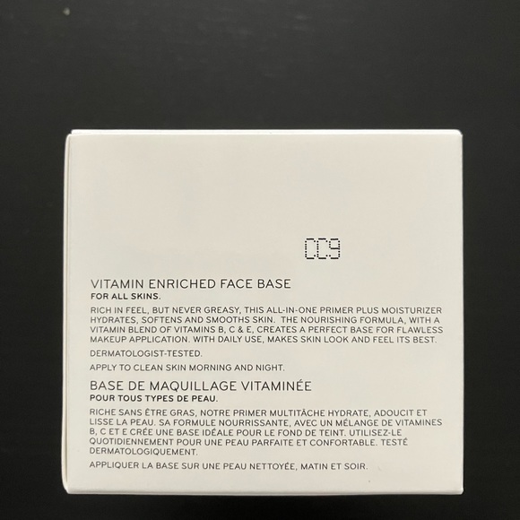 Bobbi Brown Vitamin Enriched Face Base, 1.7-oz - Picture 3 of 6